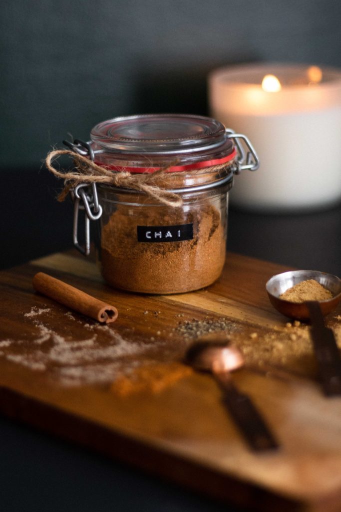 How to Make a Tea Latte – Image courtesy: Maude Frédérique Lavoie on Unsplash