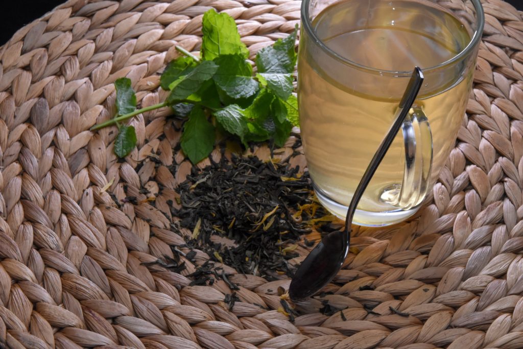 How to Make Tea With Leaves – Image courtesy of Tomáš Dohnal from Pixabay 
