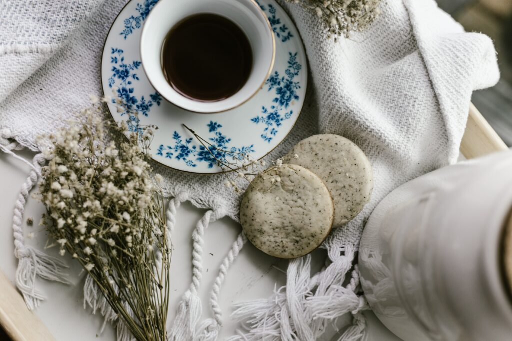 What Does Earl Grey Tea Taste Like? - Photo by Priscilla Du Preez on Unsplash